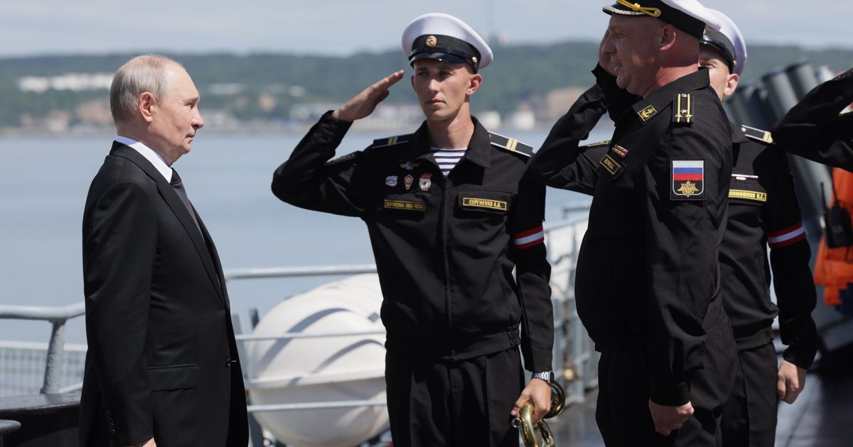 Pres. Putin threatens retaliation for Western seizures of Russian commercial vessels - image 1