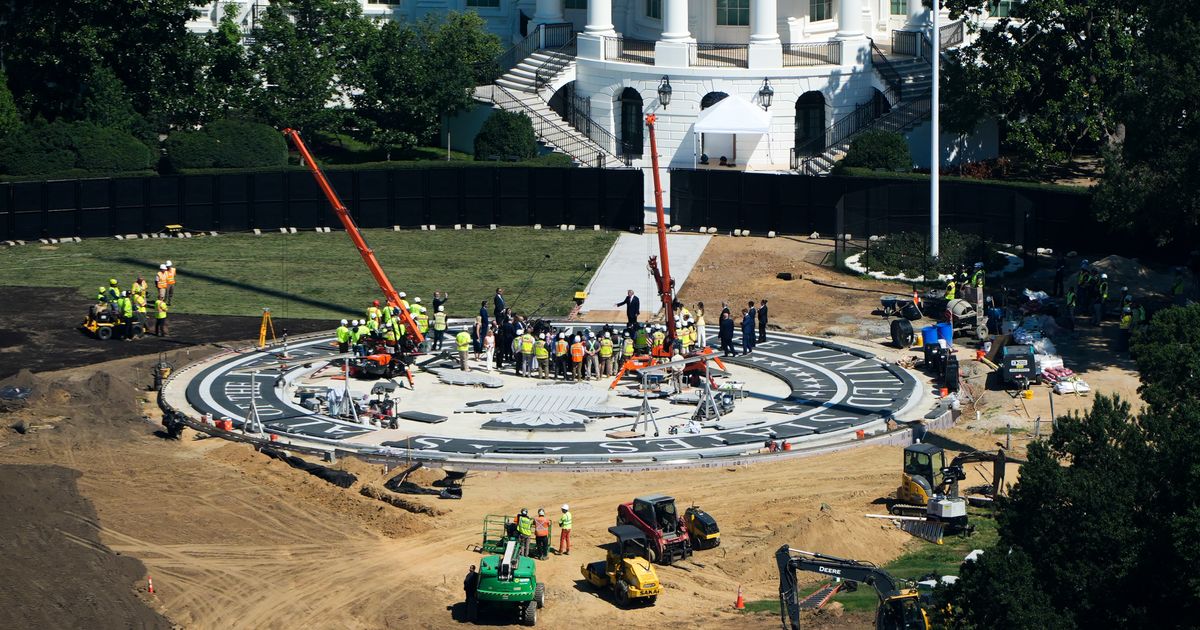 Trump shows off his new helipad, brags about construction projects - image 2