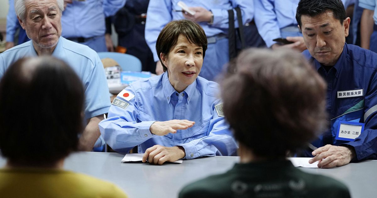 Prime minister visits quake-hit southern Japan as cleanup begins in intense heat