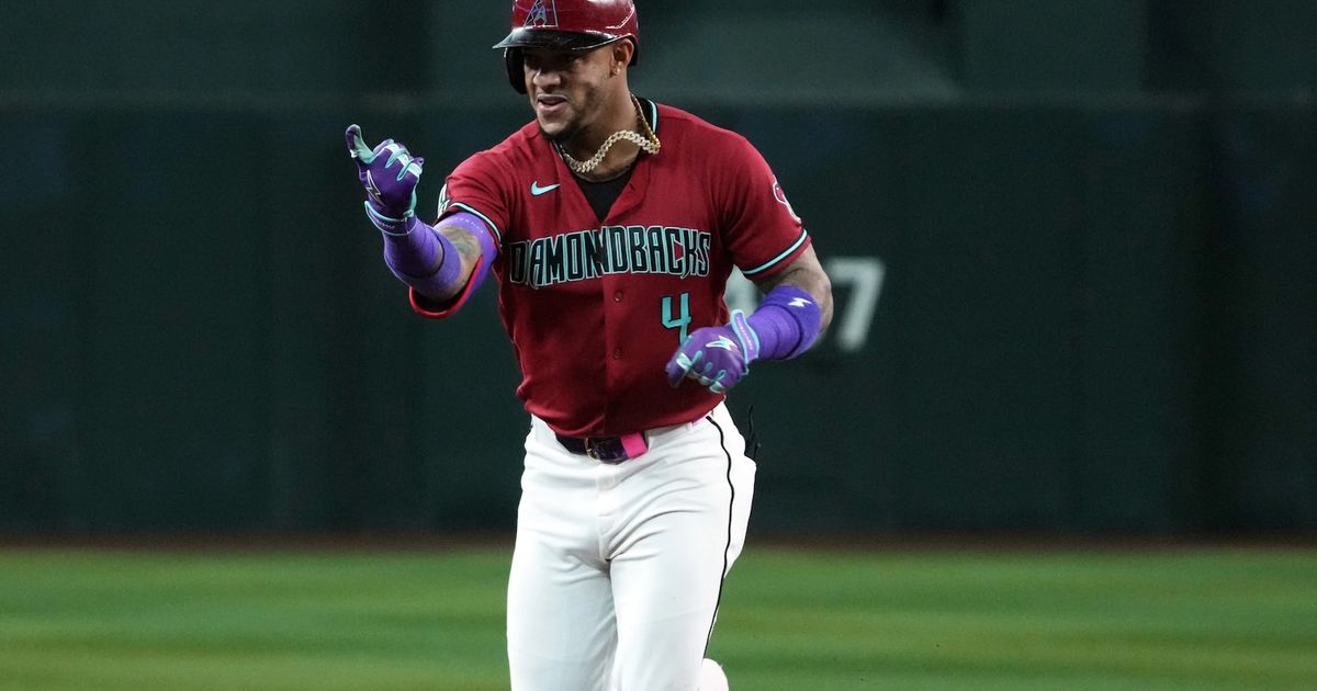 D-backs manager Lovullo: Marte returns to Phoenix for knee testing, hopeful he can play again in ’26