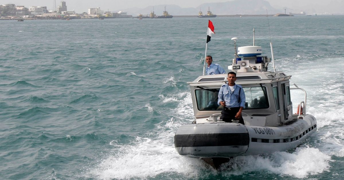 Somali pirates hijack oil tanker off Yemen in latest attack