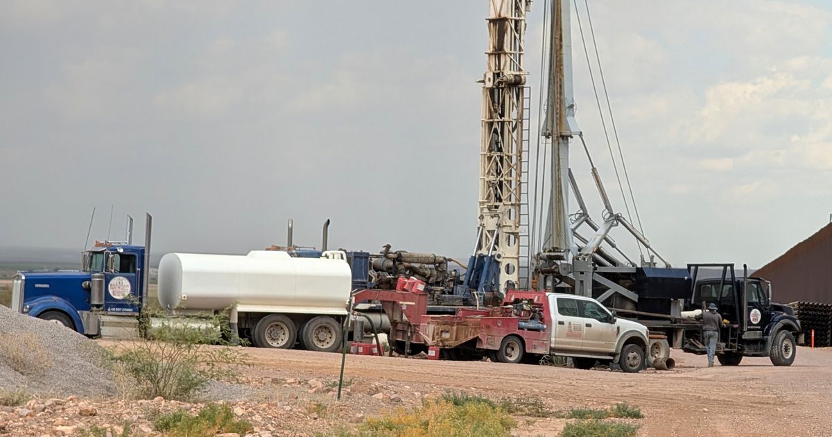 Crews building Trump border wall in drought-hit New Mexico ordered to stop drilling wells - image 2