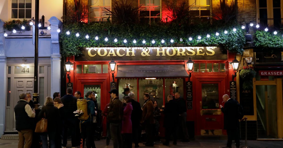 Plan to limit ‘vertical drinking’ decried by pub landlords and UK politicians