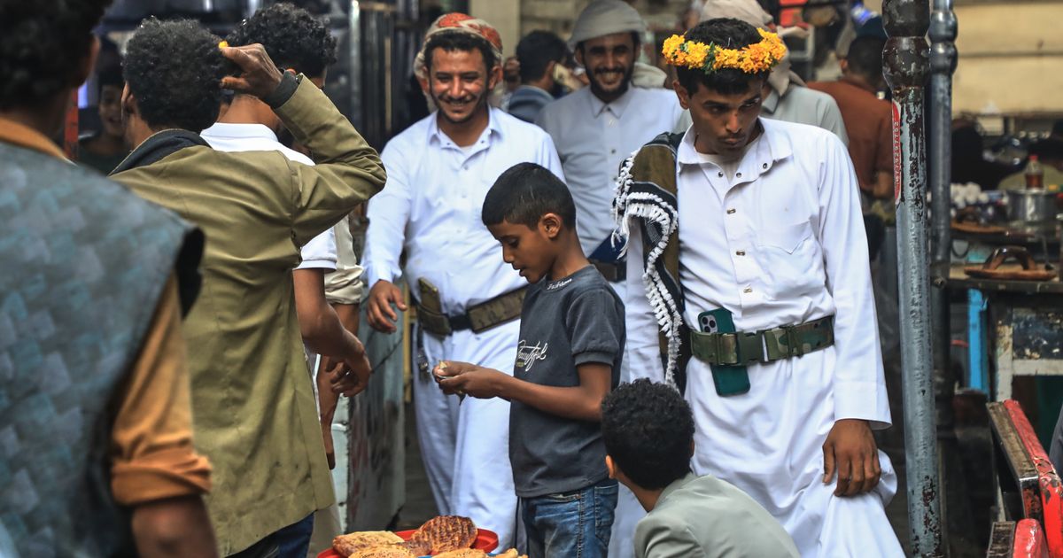 Houthis claim attacks on Saudi oil facility and Yemeni port, and other Mideast news
