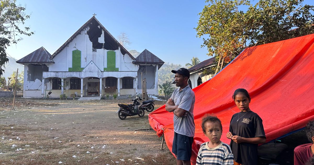 Fear grips children after deadly earthquake in eastern Indonesia leaves thousands displaced