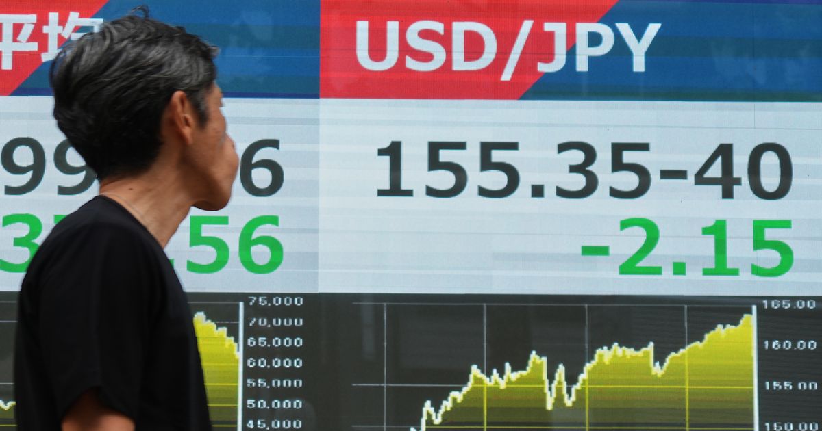 US dollar weakens sharply against the Japanese yen after market interventions