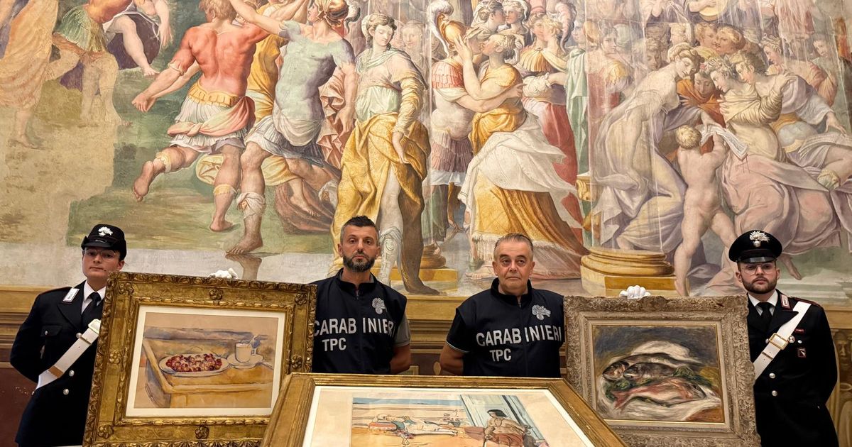 Moment €9m worth of art stolen from Italy museum - image 3