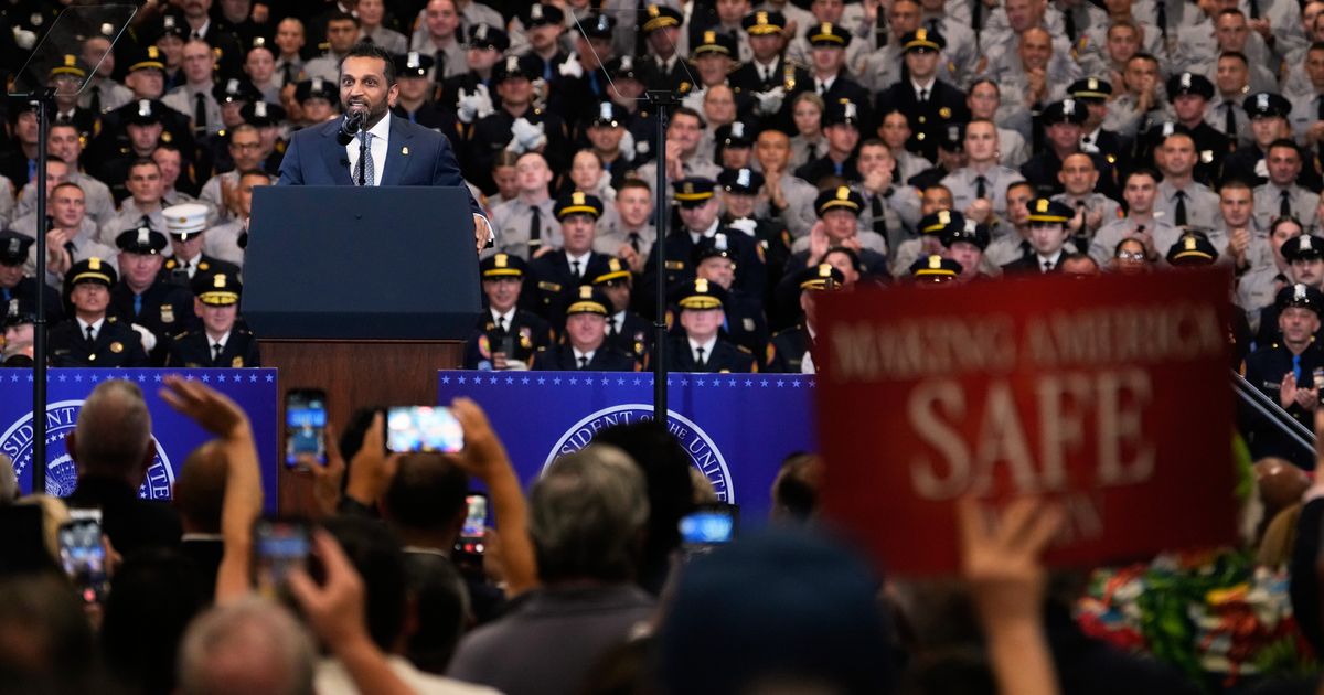 Violent crime dropped in 2025 with murder rate hitting 20-year low, new FBI stats show - image 1