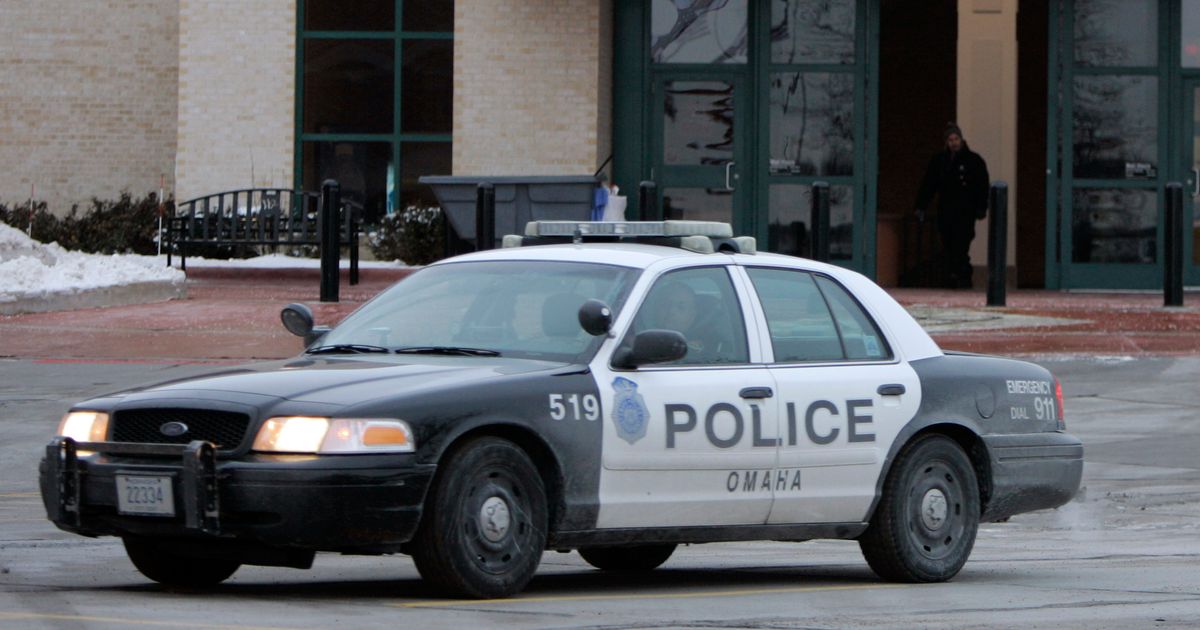 Omaha’s largest public school district stops officers from using electric shock gloves