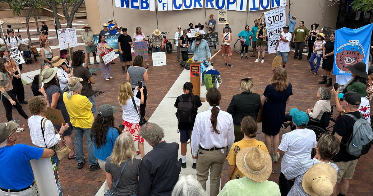 In a divided America, the left and right unite to oppose artificial intelligence data centers