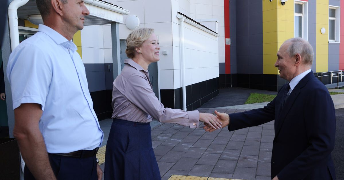 Putin Visits Islands Seized from Japan in World War II, Angering Tokyo - image 1