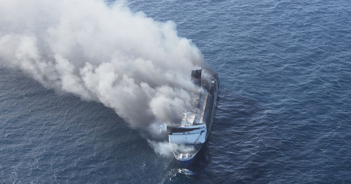5 killed, dozens missing after blaze breaks out on Indonesia ferry - image 1