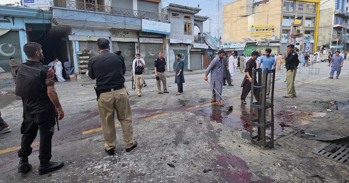 Suicide bomber kills 14 outside police station in Pakistan’s Swat