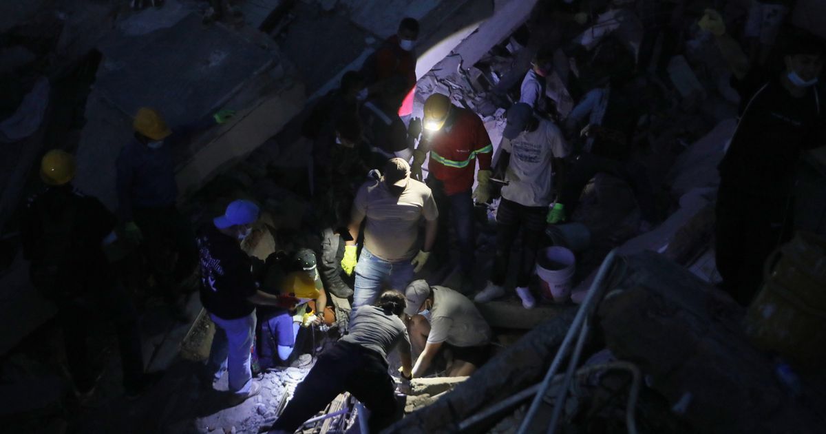 Watch: Moment powerful earthquake shakes Colombia and crumbles buildings - image 6