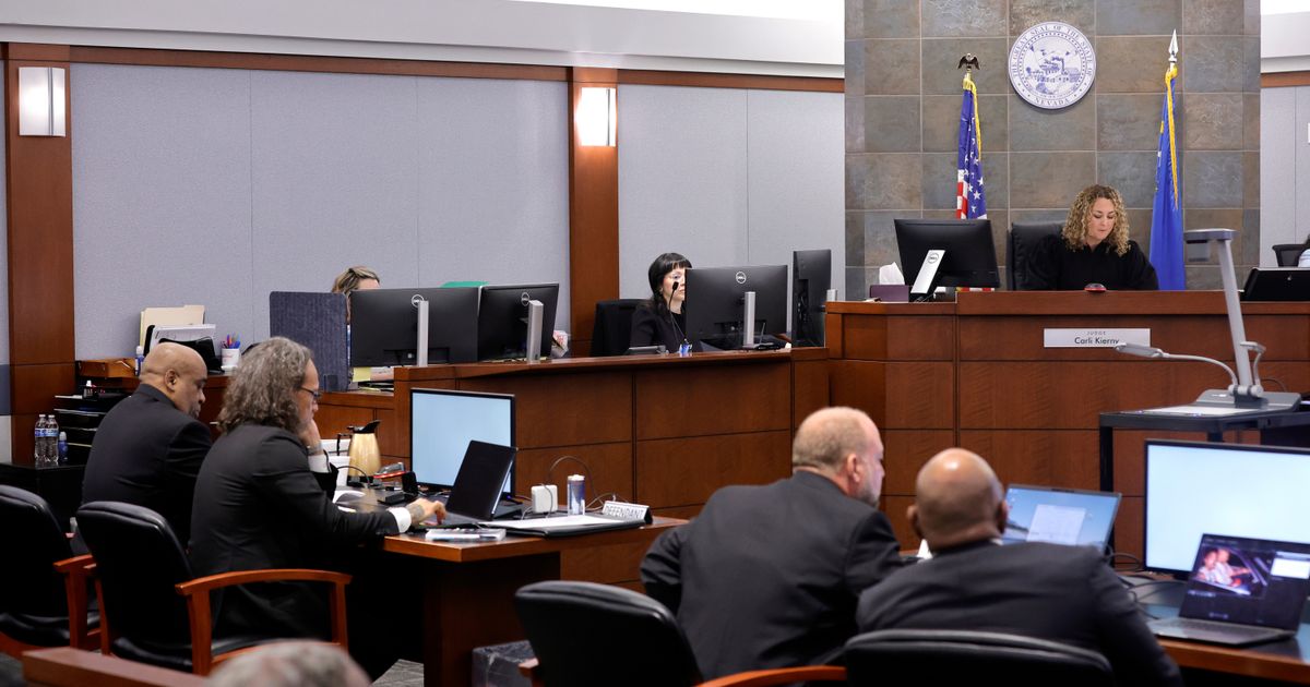 The Latest: Closing arguments begin in Tupac Shakur murder trial