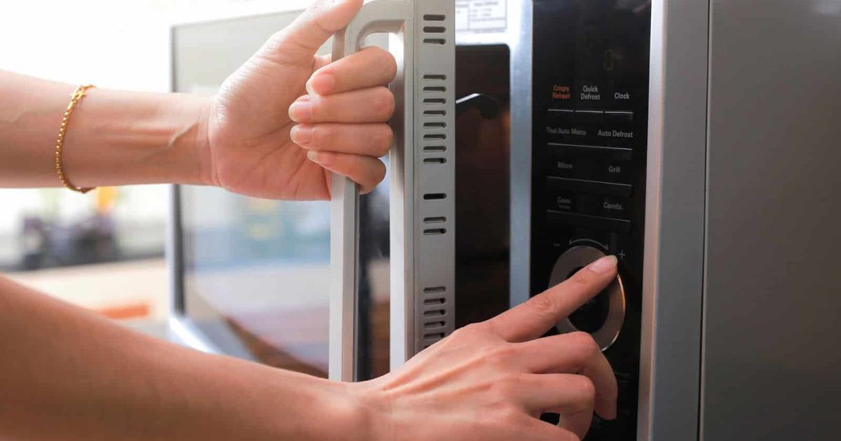 The hot plate makes a comeback, as college costs hit record highs