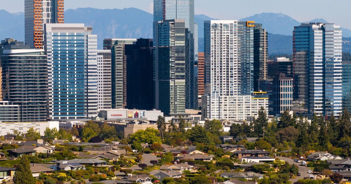 Luxury homes in Seattle area languish with AI job cuts and taxes hitting tech hub