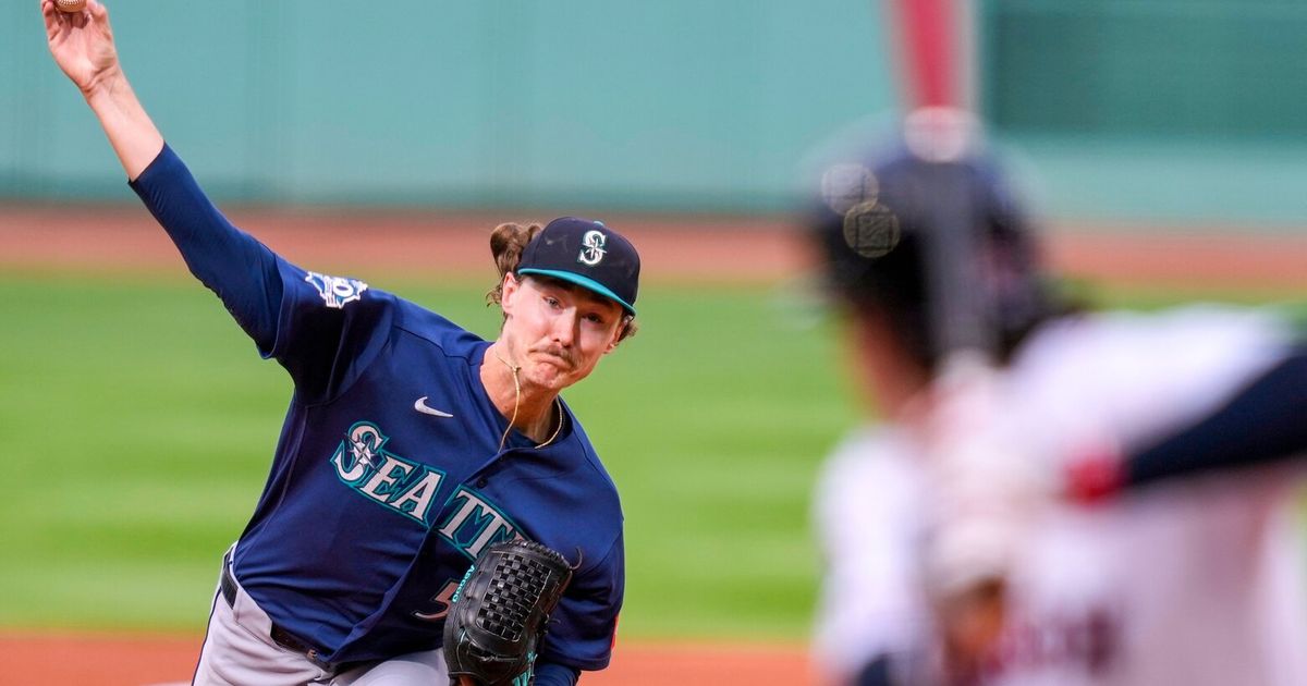 Photos: Mariners at Red Sox