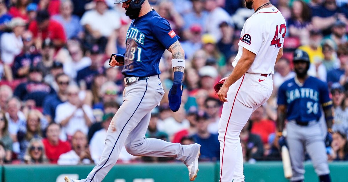 Mariners offense erupts again to claim series win in Boston