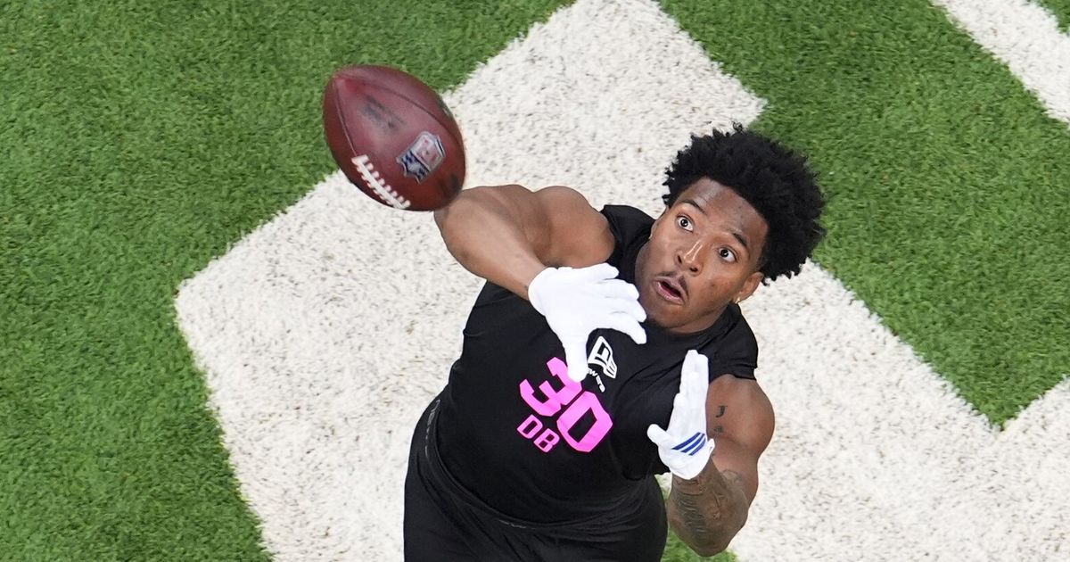 Rookie Avery Smith ‘excited to be a Seahawk’ after trade from Chargers