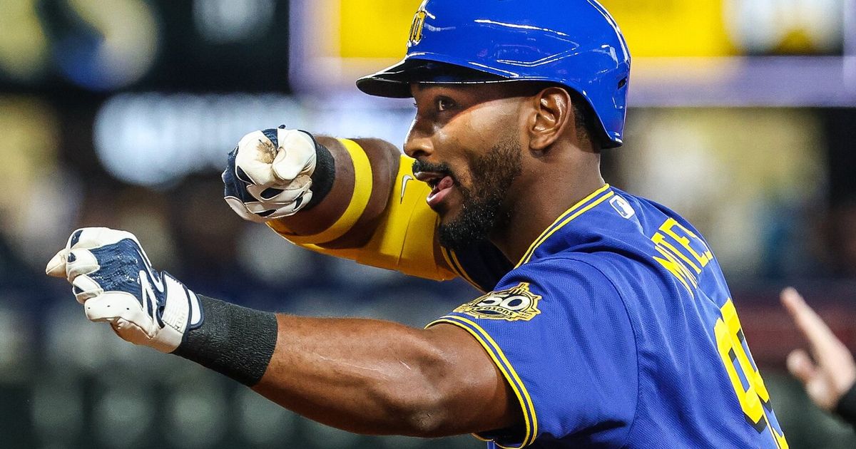 Photos: Seattle Mariners lose to Athletics, 7-4
