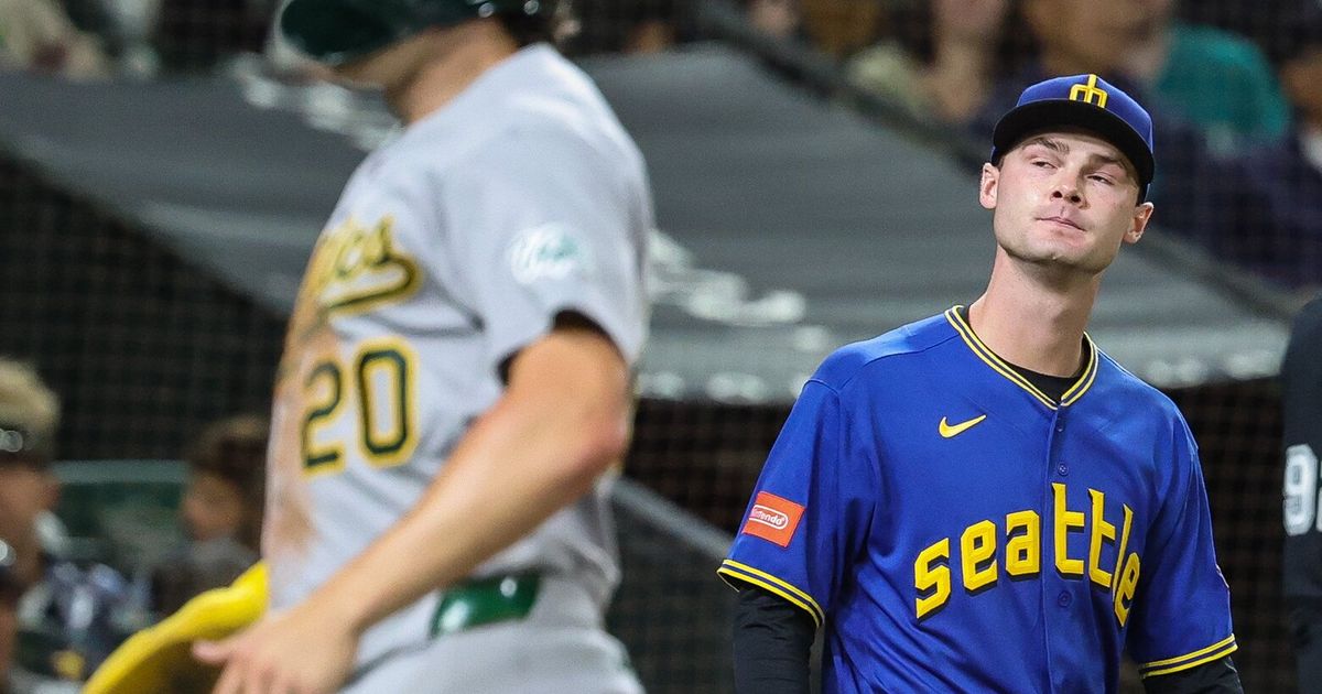 Mariners fall to Athletics, lose ground in AL West race
