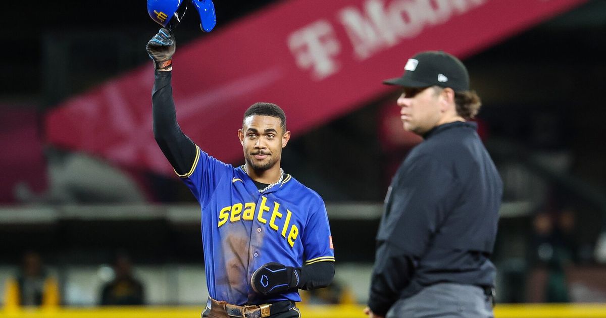 Julio Rodríguez etches name in MLB record book | Mariners extra