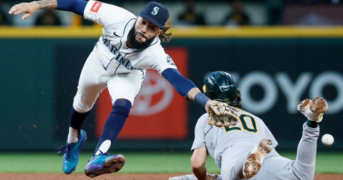 Photos: Seattle Mariners lose to Athletics, 6-2