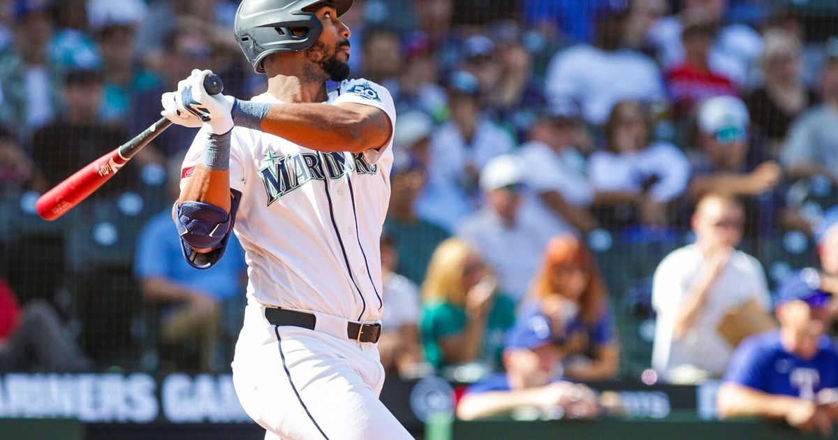 Photos: Rangers at Mariners