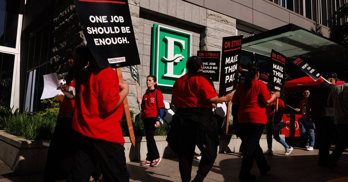 Seattle Hilton, union workers bargain as hotel strike turns WA’s longest