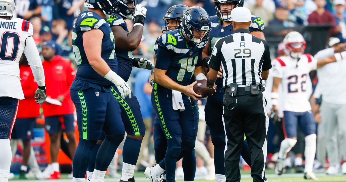 Seahawks: Sam Darnold knocked out of season opener vs. Patriots