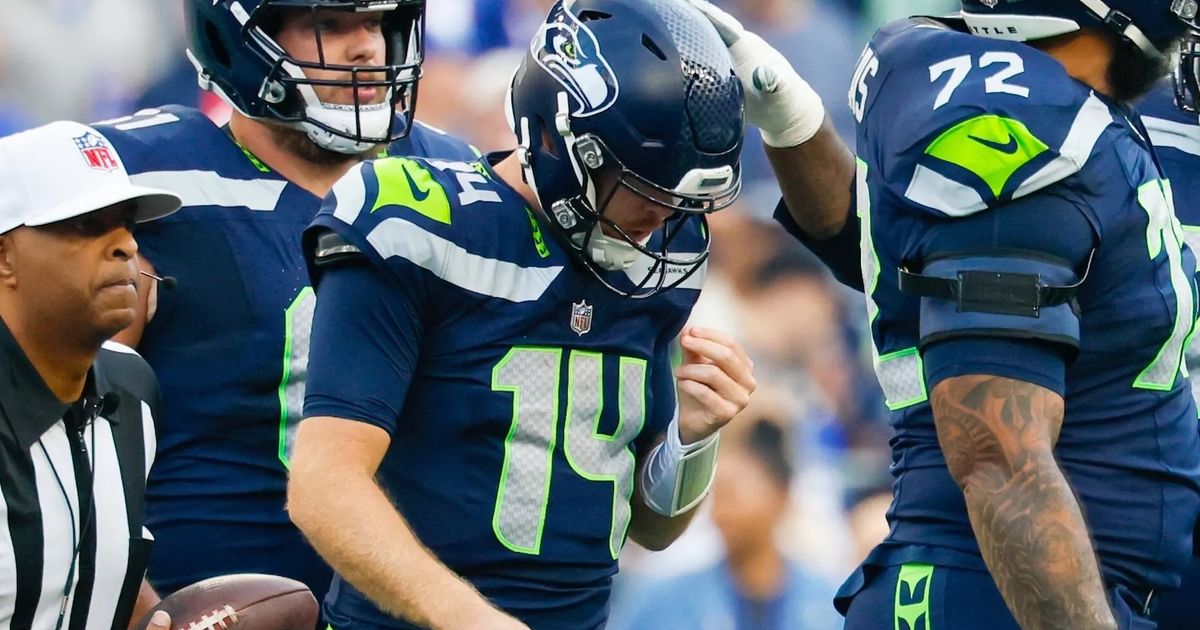 Sam Darnold dealing with glute injury, expected to miss Week 2, reports say