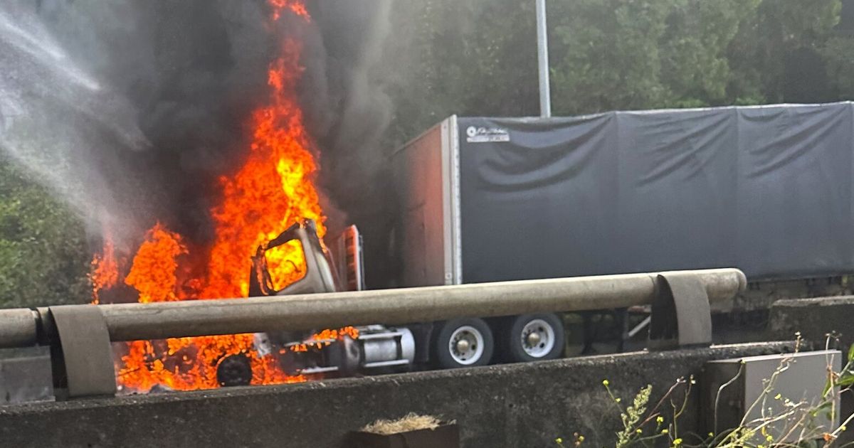 I-5 lanes closed in Seattle after semitruck catches fire
