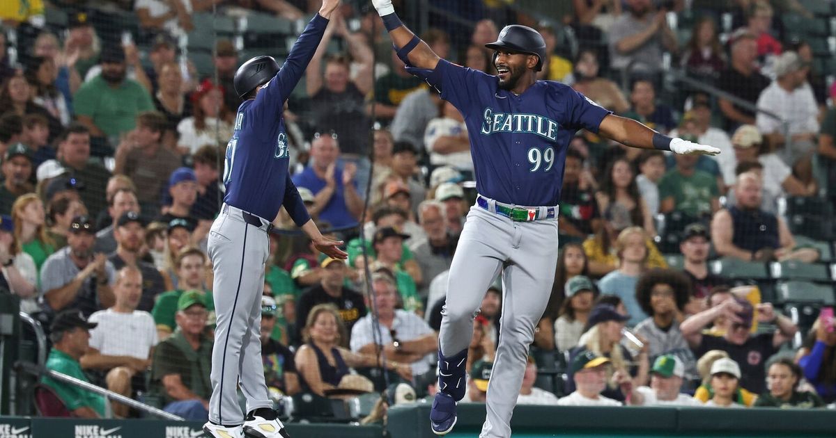 Photos: Seattle Mariners take on Athletics