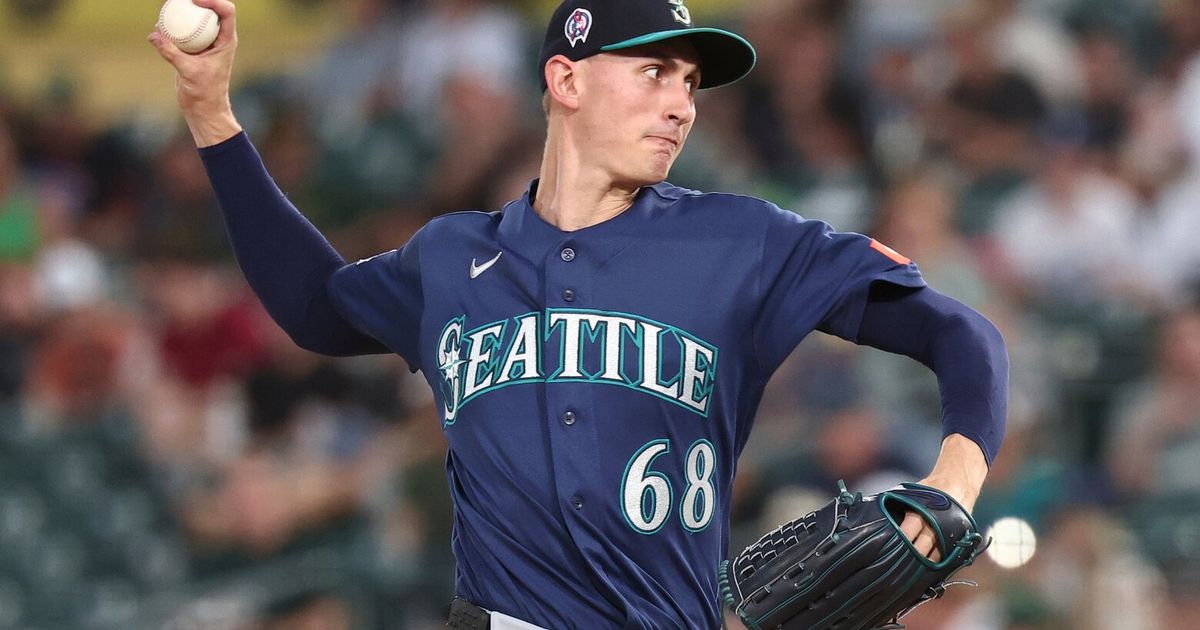 Eduard Bazardo gives up walkoff homer to ex-Mariner, A’s rally for win