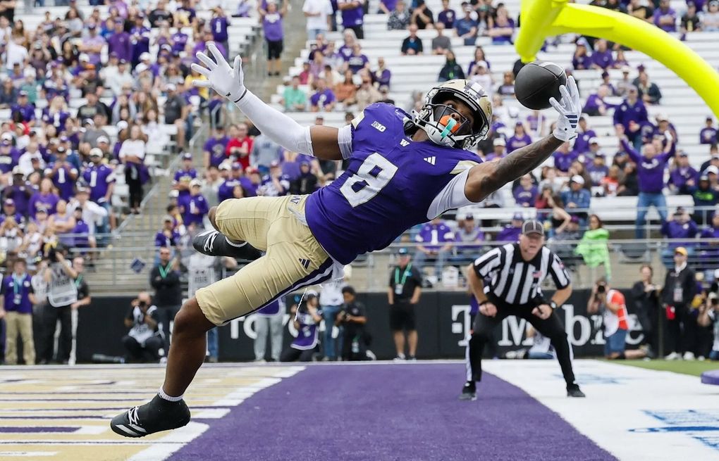 Washington Huskies fall out of AP poll, even after 2-0 start