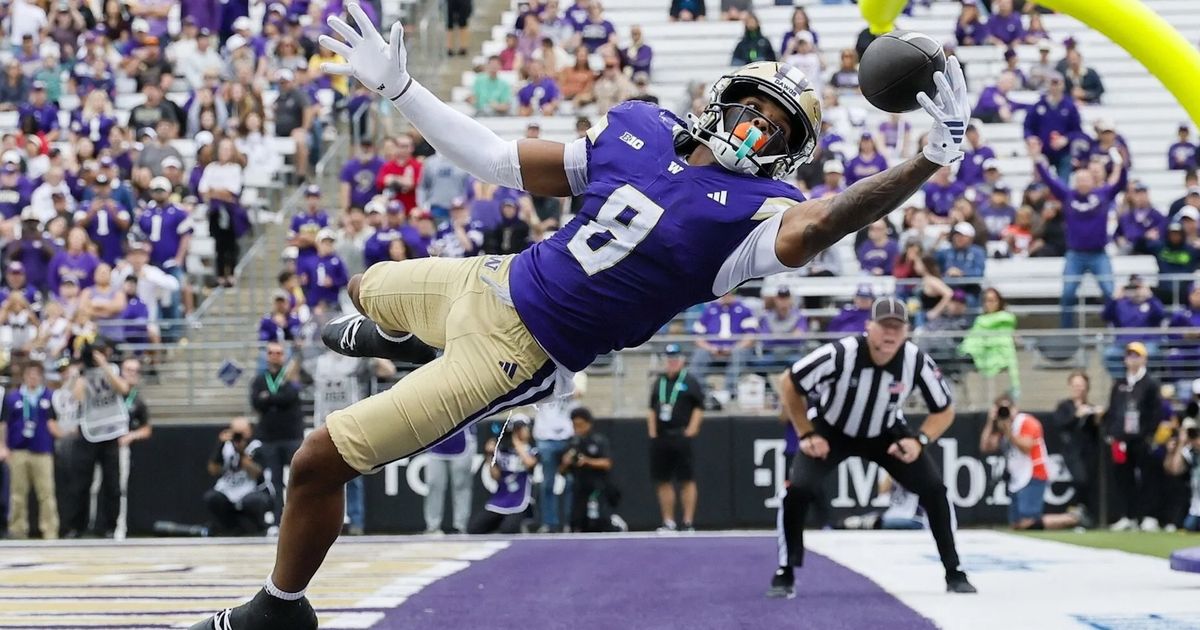 Washington Huskies fall out of AP poll, despite 2-0 start