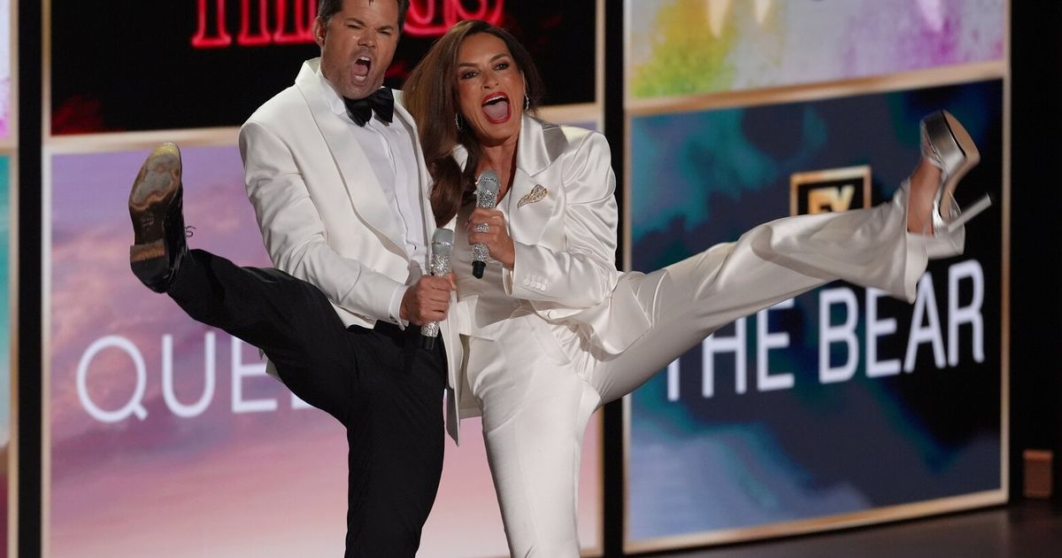 Mariska Hargitay opens Emmys with assists from Jalen Brunson, Nicole Kidman
