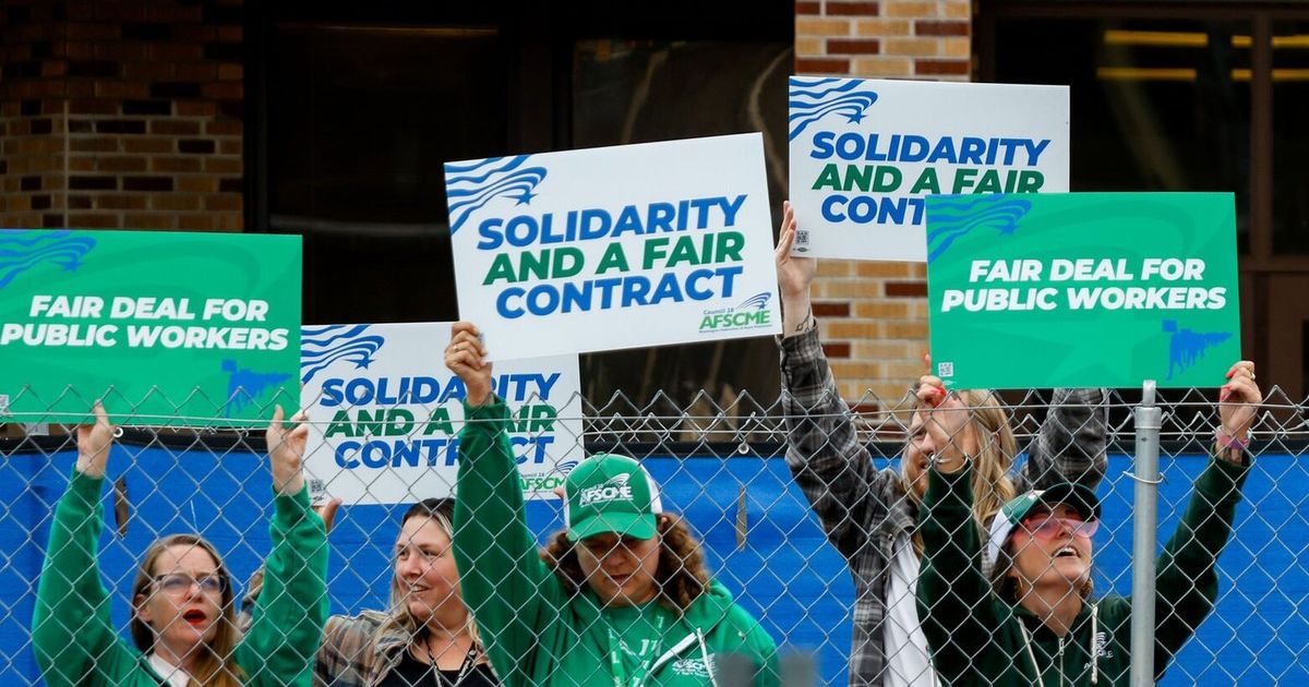 Two WA public-sector unions reach tentative deals on new contracts