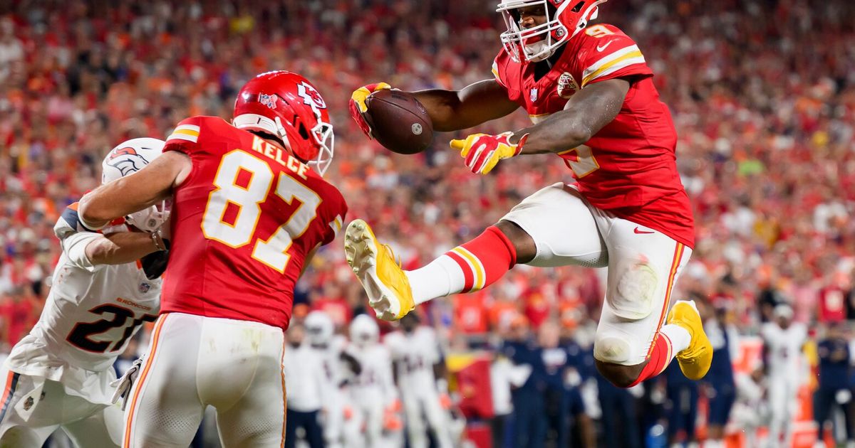 Ex-Seahawk Kenneth Walker III runs wild in debut for Chiefs