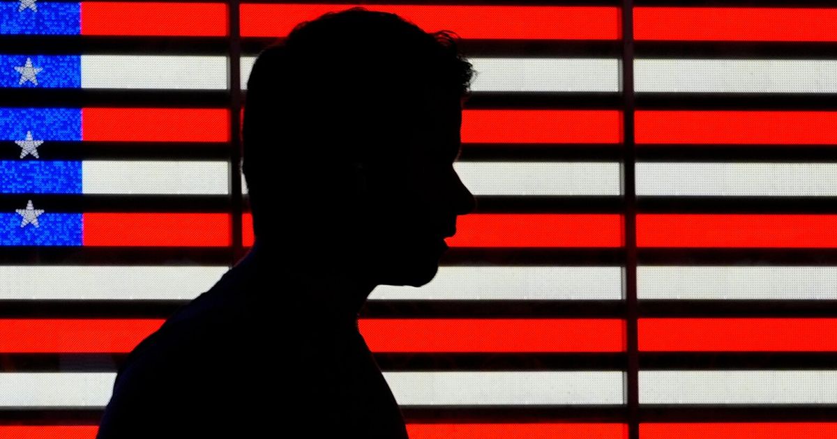 American incomes finally top pre-pandemic levels, fighting against inflation all the way