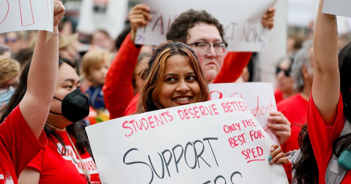 Seattle teachers approve contract that narrowly avoided a strike