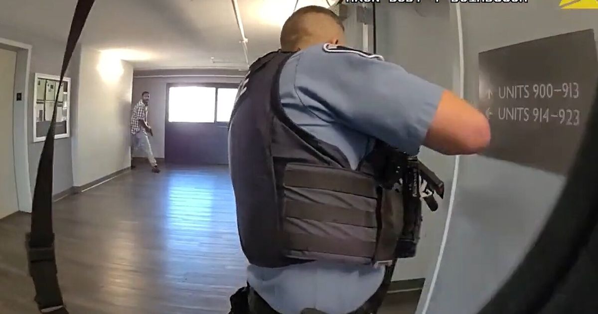 Dramatic videos capture the moment 2 officers were wounded in a deadly Minneapolis shooting