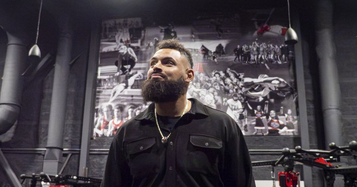 Seahawks’ Abe Lucas used to hate weights. Now he uses them to give back