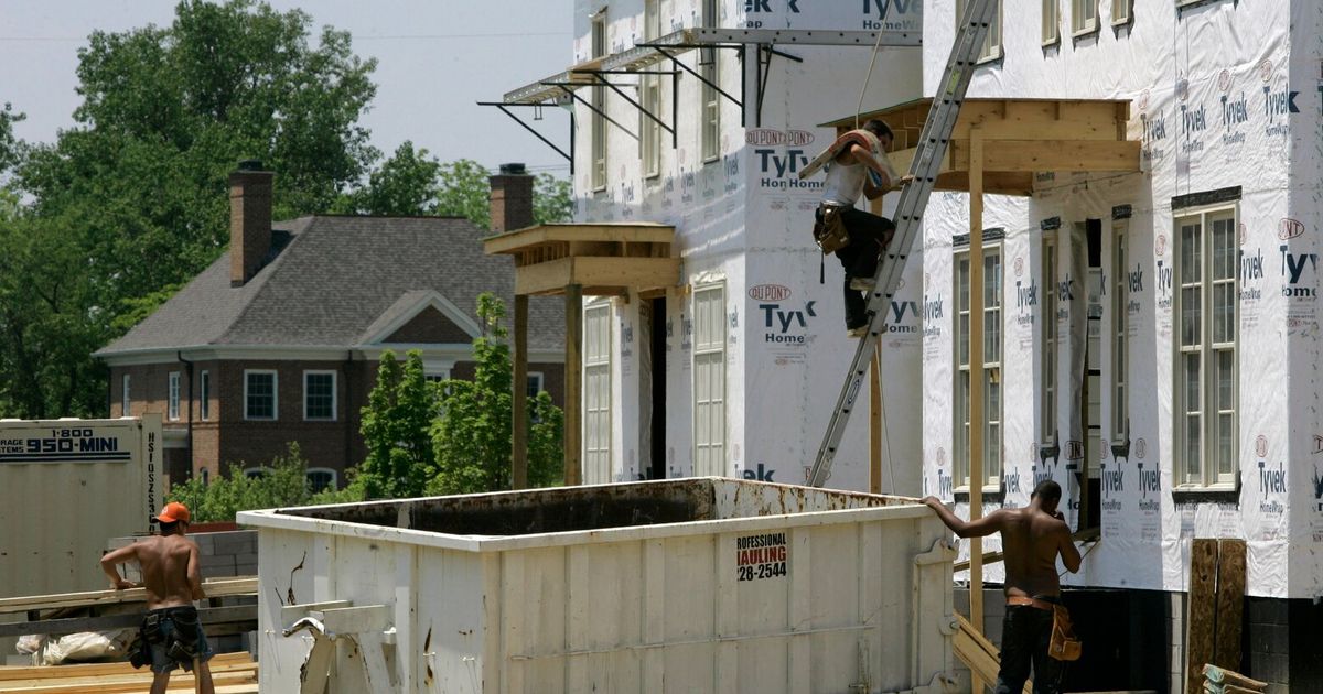 Struggling US home buyers, and market, face new hurdles as mortgage rates near 7%
