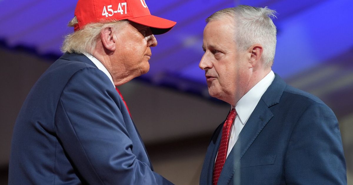 Trump pushes his $5,000 ‘dividend’ pledge if GOP wins midterms. Republican candidates, not as much
