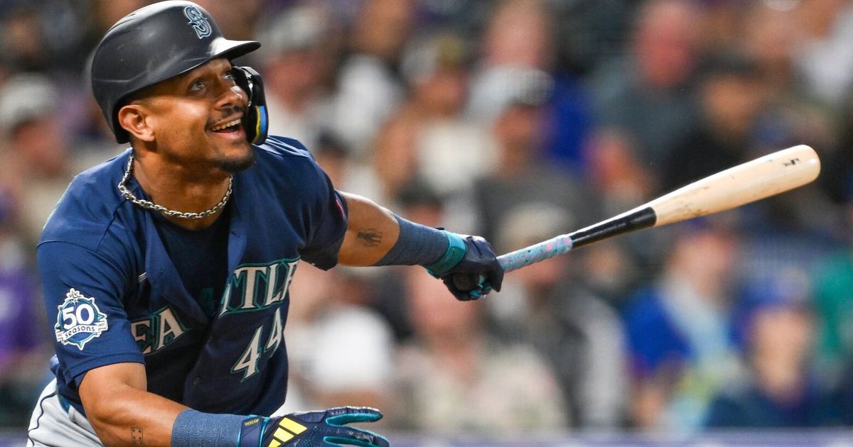 Photos: Mariners sink further into the abyss in loss to Rockies