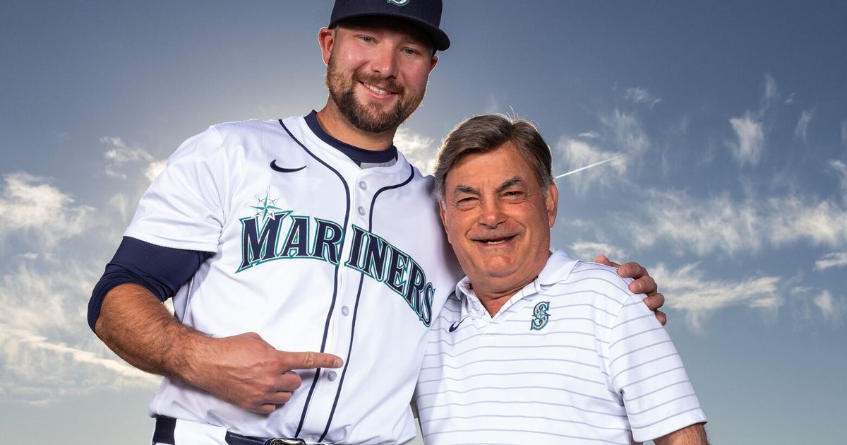 Cal Raleigh surprises broadcaster Rick Rizzs ahead of Mariners retirement weekend