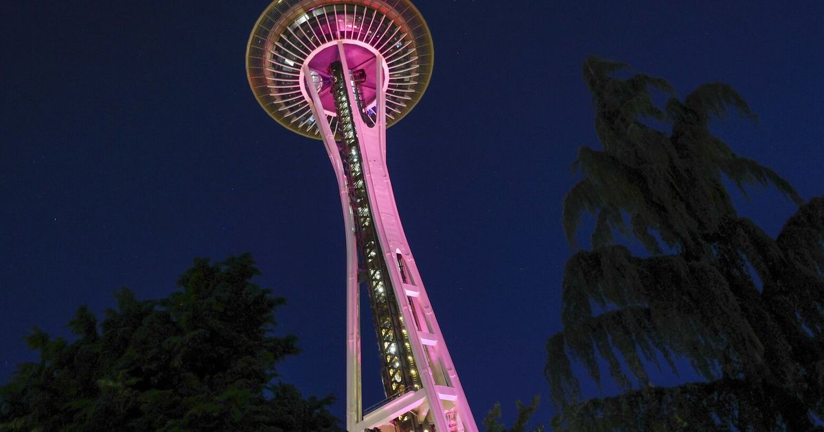 Space Needle, Seattle skyline light up in pink to honor Dolly Parton