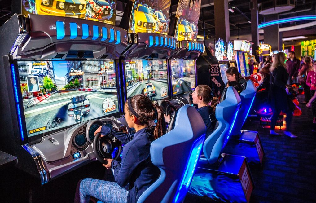 Americans Quit Bowling, Arcades as Leisure Sector Pain Grows
